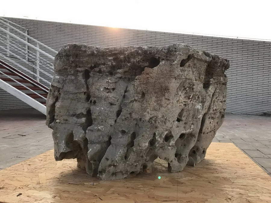 张永见《空》石,长50cm,宽60cm,高45cm,2017